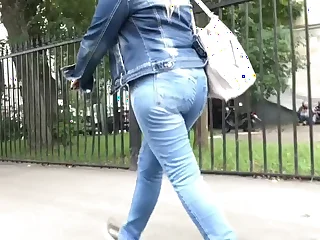 mature mom with chubby ass