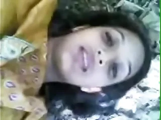 VID-20161217-PV0001-Bapatla (IAP) Telugu 26 yrs old unmarried hot and luxurious damsel fucked by her 29 yrs old unmarried lover backtrack from close to forest sex porn video