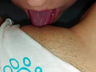 The girl thought that no one sees her with the addition of caressed herself grinding her pussy (Squirt Orgasm 69)